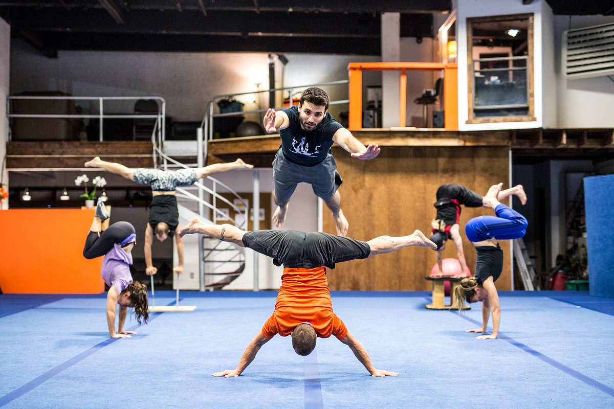 Des acrobates à Paragym